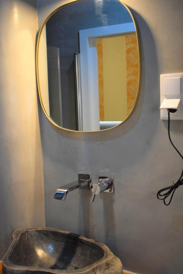 Colmeia Apartment *